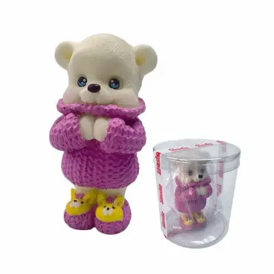 Белый мишка в розовой кофте