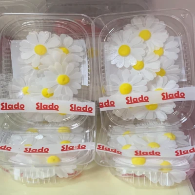 Вафельные ромашки Slado — съедобный декор для тортов.