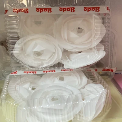 Белые вафельные цветы Ранункулюс 80 мм.