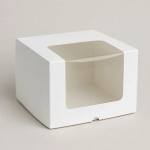 Белая мелованная коробка 210×210×180 мм для тортов и десертов.