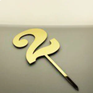 Топпер цифра 2 золотого цвета.