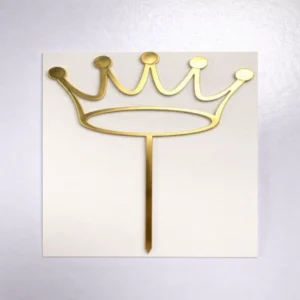 Золотой топпер-корона — эффектное украшение для праздничного торта.